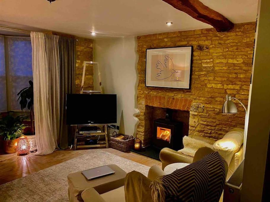 Historic Cotswold Chic Style For Uk Staycation *